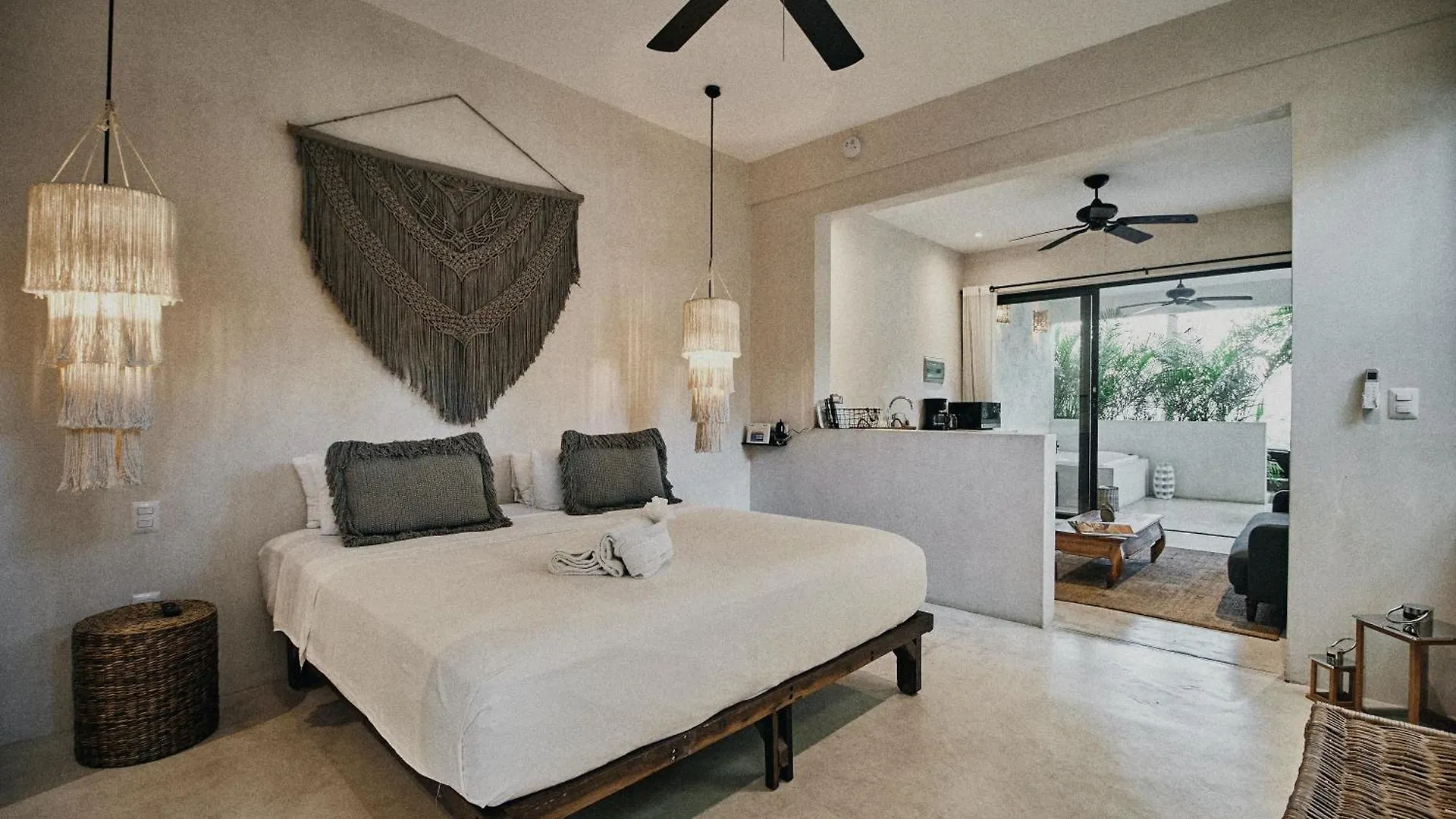 Yax'Na House Luxury 240M2 - 12 Persons - 6 Rooms - 2 Swimming Pool - 3 Jacuzzis Tulum Mexico