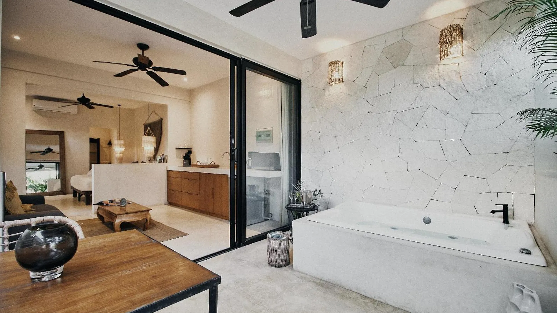 Villa Yax'Na House Luxury 240M2 - 12 Persons - 6 Rooms - 2 Swimming Pool - 3 Jacuzzis Tulum