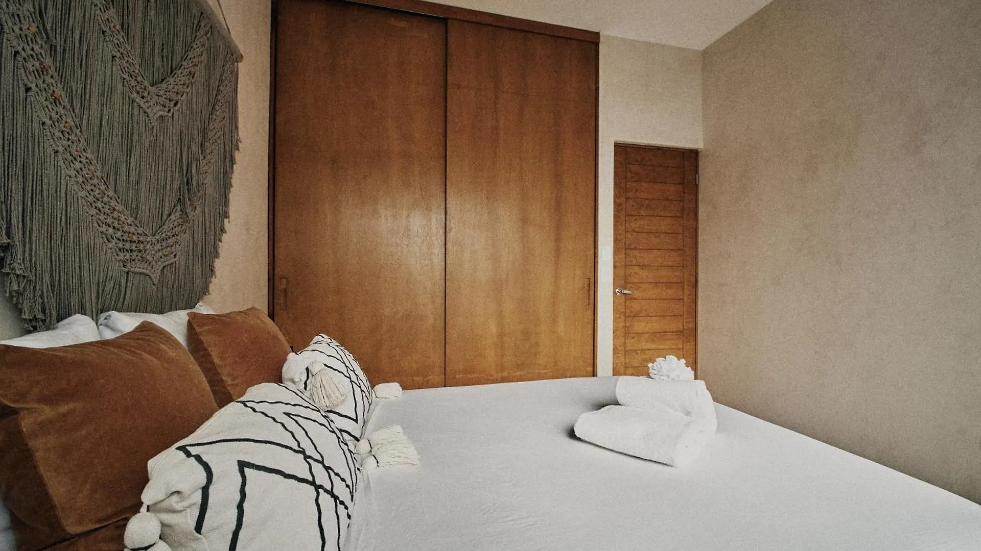 Yax'Na House Luxury 240M2 - 12 Persons - 6 Rooms - 2 Swimming Pool - 3 Jacuzzis Tulum Mexico
