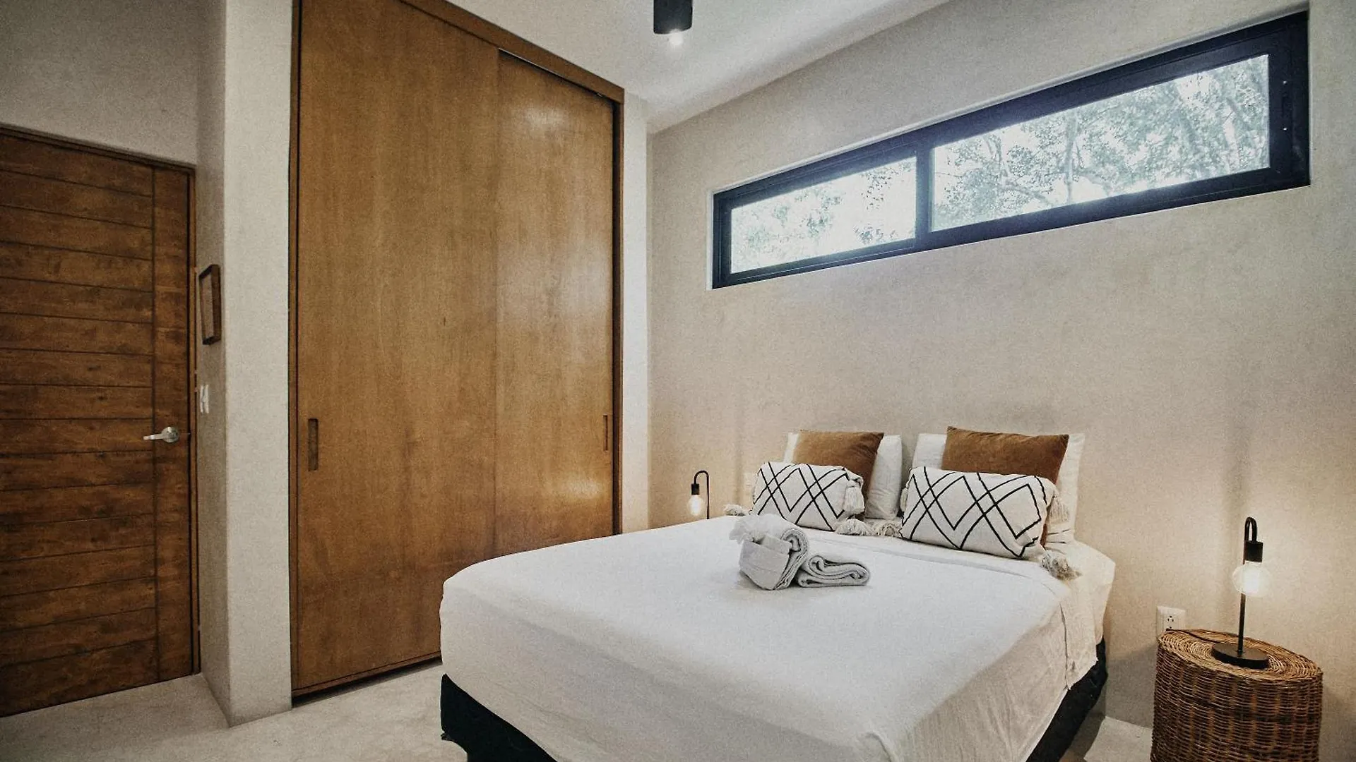 Villa Yax'Na House Luxury 240M2 - 12 Persons - 6 Rooms - 2 Swimming Pool - 3 Jacuzzis Tulum Mexico